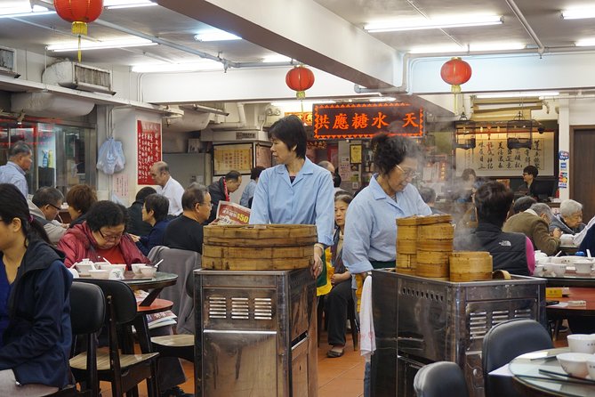 Private Food Tour: Hong Kong Island - Sheung Wan’s dried seafood and tea shops