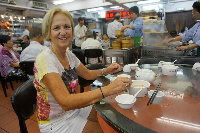 Private Food Tour: Hong Kong Island - Milk tea and the British side of Hong Kong