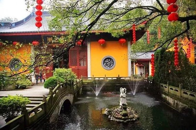 Private Full Day Tour : Customizable Hangzhou City Highlights with Multi Options - Feilai Peak and the carved Buddhist grottoes