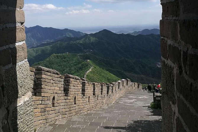 Private Half-Day Mutianyu Great Wall Tour including Round Way Cable Car or Toboggan - Why Mutianyu works well for a half-day visit