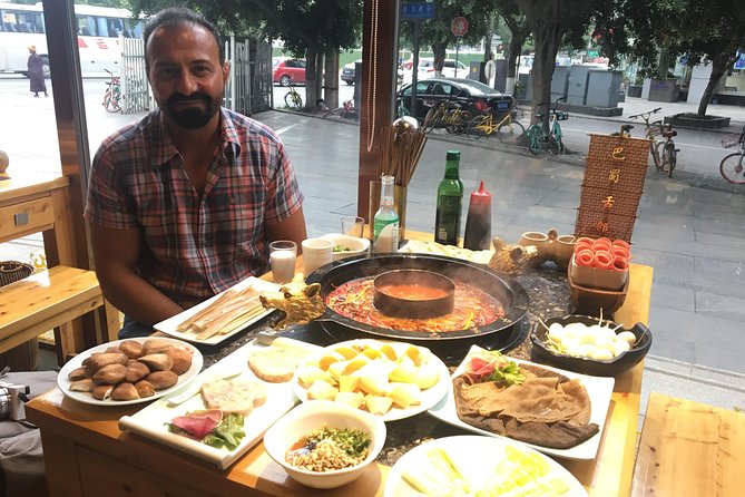 Private Half-Day Tour in Sichuan Culture Show with Hot Pot Dinner in Chengdu - What happens inside the 90-minute opera