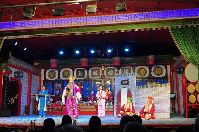 Private Half-Day Tour in Sichuan Culture Show with Hot Pot Dinner in Chengdu - The heat question, from broth to theater