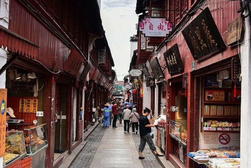 Private Half -Day Tour to Qibao Ancient Water Town - Old lanes, bell towers, and riverside bridges