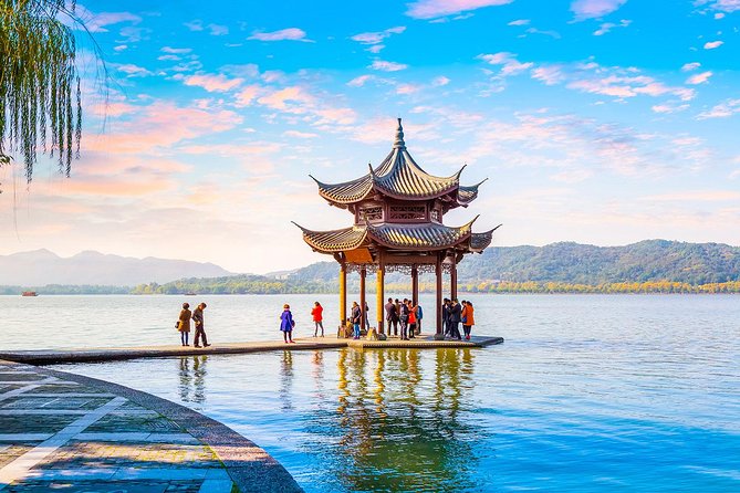 Private Hangzhou Day Tour to West Lake, Lingyin Temple, Tea Village, Old Pagoda - Fei Lai Feng and Lingyin Temple: stone carvings before the crowds