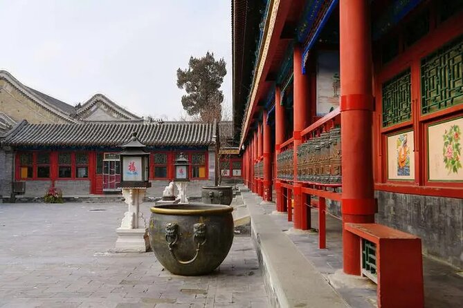 Private Hutong Tour: Prince Gong's Palace, Drum & Bell Tower - Walking through Shichahai’s hutongs