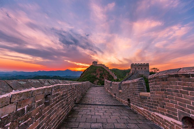 Private Jinshanling relax photo tour by sunset - Why Jinshanling works so well at sunset