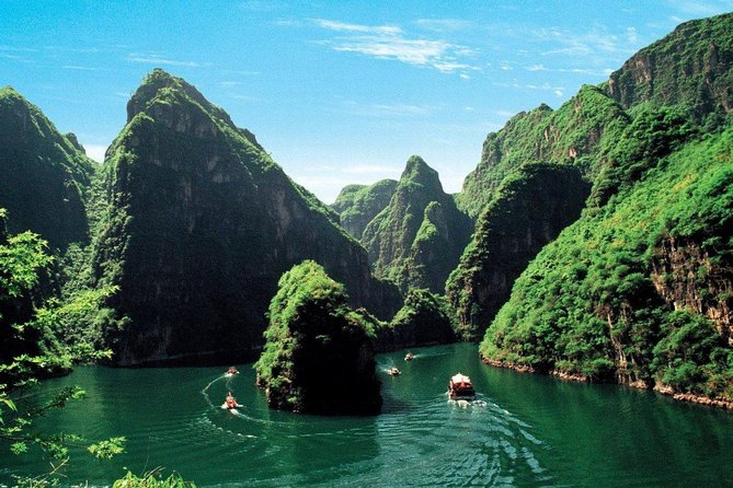Private Longqing Gorge & Guyaju Cave Day Tour w/ Cruise Ride - Exploring the gorge by cruise
