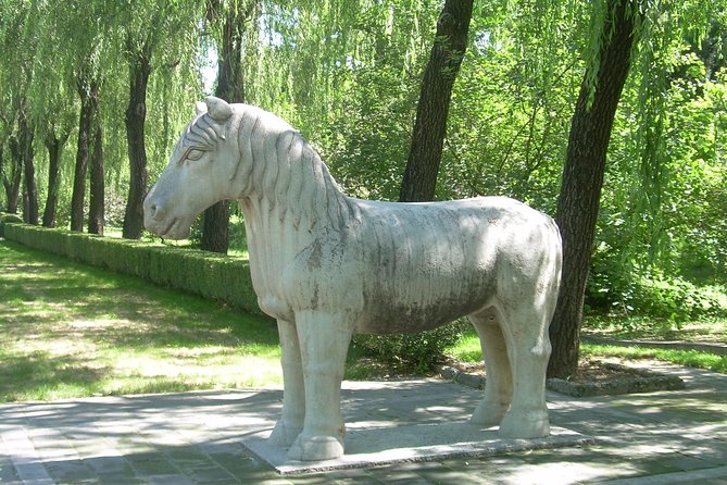 Private Mutianyu Great Wall & Ming Tombs: Transfer or Guided Tour - Choosing transfer only or adding a guide