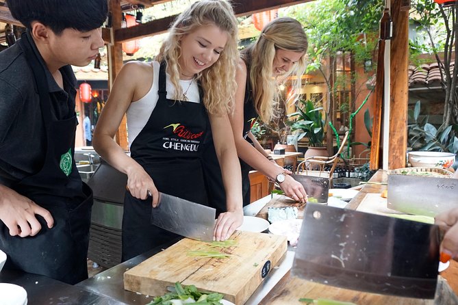 Private Panda Tour with Cooking Class One-day Trip - A quiet vegetarian lunch at the nunnery