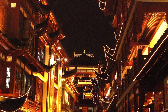 Private Shanghai Evening Street Food Walking and Cruise Tour - Who should choose this tour