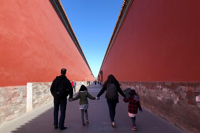 Private Tiananmen Square, Forbidden City and Great Wall Tour - The private guide makes the day more personal