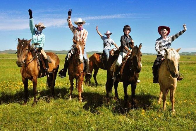 Private Tour: Badaling Great Wall and Kangxi Grasslands on Horseback - Lunch before the prairie ride