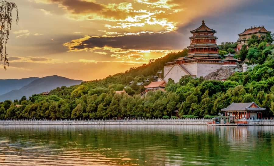 Private Tour-Great Wall Sunset & Hutong Walk - Walking Beijing’s old Hutongs