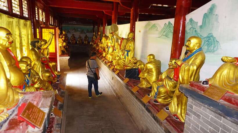 Private Tour: Longmen Grottoes, Shaolin Temple & Kungfu Show - Lunch and the Shaolin kungfu show