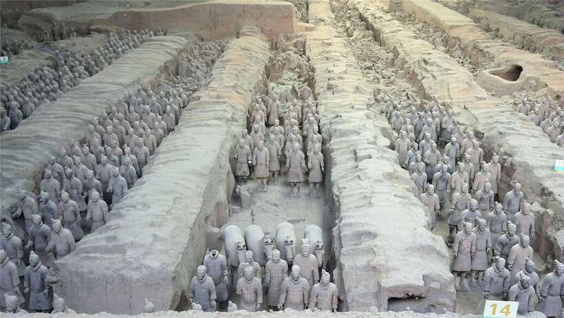 Private Tour of Terracotta Army & Tomb of First Emperor - Entering the three Terracotta Army pits