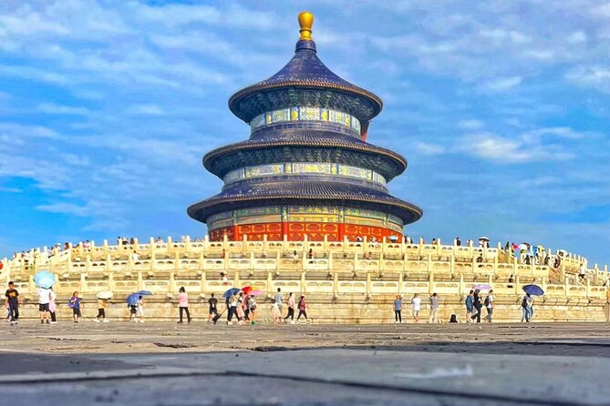 Private Tour: Temple of Heaven with Roast Duck and Acrobatic show - From imperial ceremony to Red Theatre spectacle