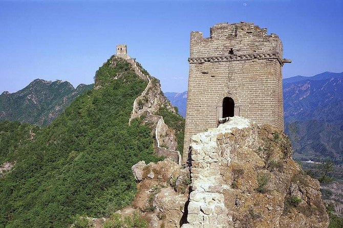 Private Tour to Gubei Water Town and Simatai Great Wall with Cable Car and Lunch - Local lunch between the two main sights
