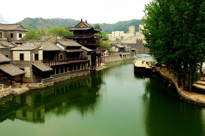 Private Tour to Gubei Water Town and Simatai Great Wall with Cable Car and Lunch - Walking the six areas of Gubei Water Town
