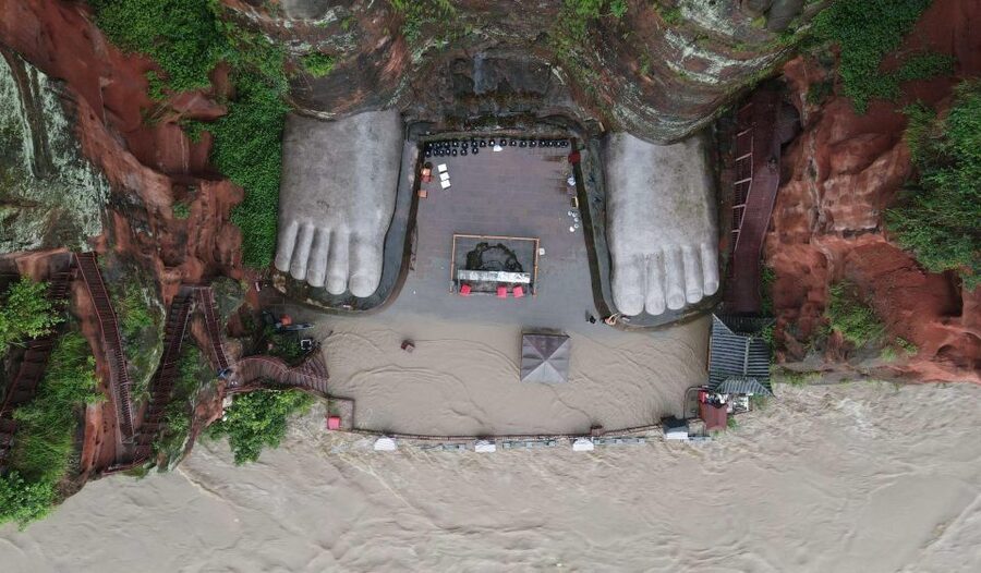 Private Tour to Leshan Giant Buddha & Huanglongxi Old Town - Key points to know before booking