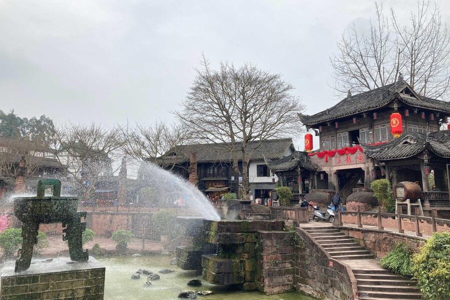 Private Tour to Leshan Giant Buddha & Huanglongxi Old Town - Entering Lingyun Temple behind the Buddha’s head