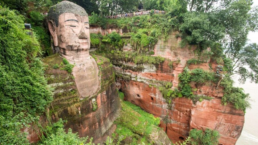 Private Tour to Leshan Giant Buddha & Huanglongxi Old Town - Wuyou Temple or a river-level Buddha view