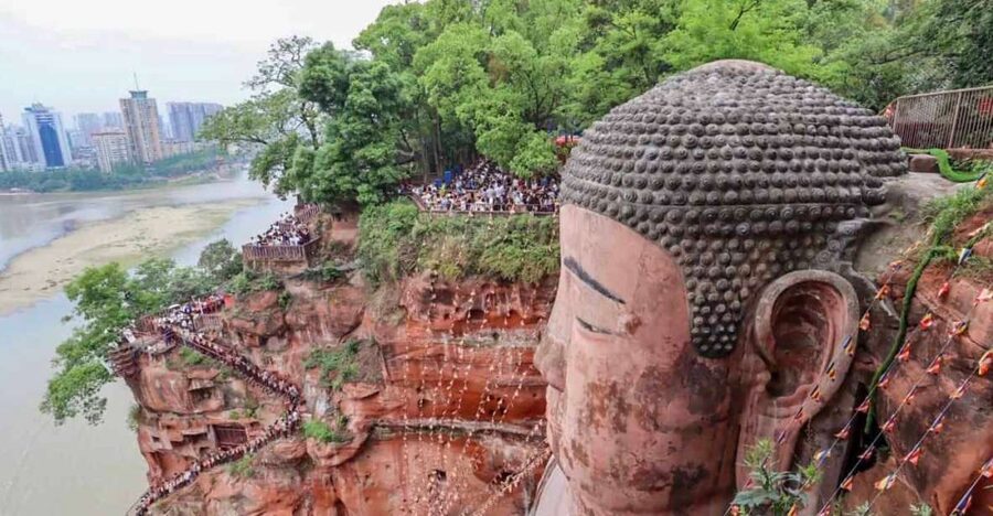 Private Tour to Leshan Giant Buddha & Huanglongxi Old Town - Snacks, bargaining, and the market