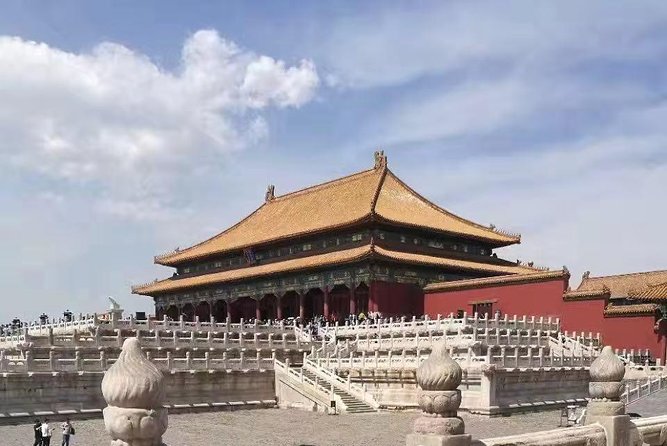 Private Tour to Mutianyu Great Wall, Tiananmen Square and Forbidden City - The guides and the human side of the day