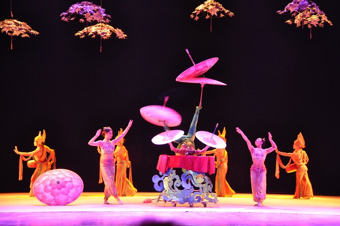 Private Tour to Pearl Market Acrobatic Show & Peking Duck Dinner - Hongqiao Market: useful if you like to shop