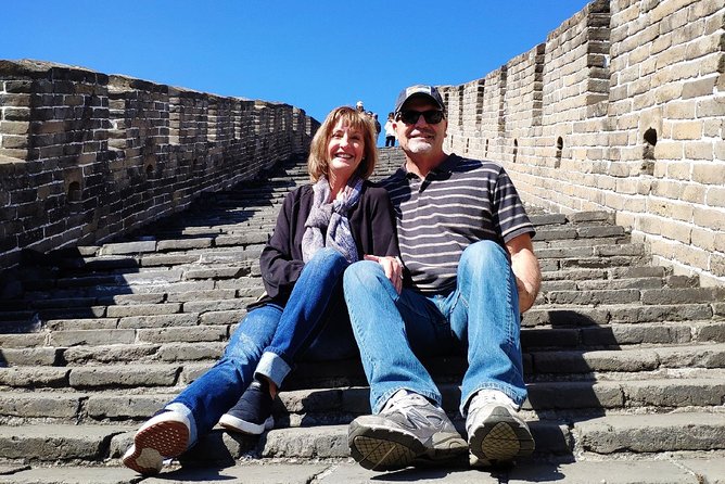Private Transfers to Mutianyu Great Wall From Beijing/Airports - The car, van, and what is included