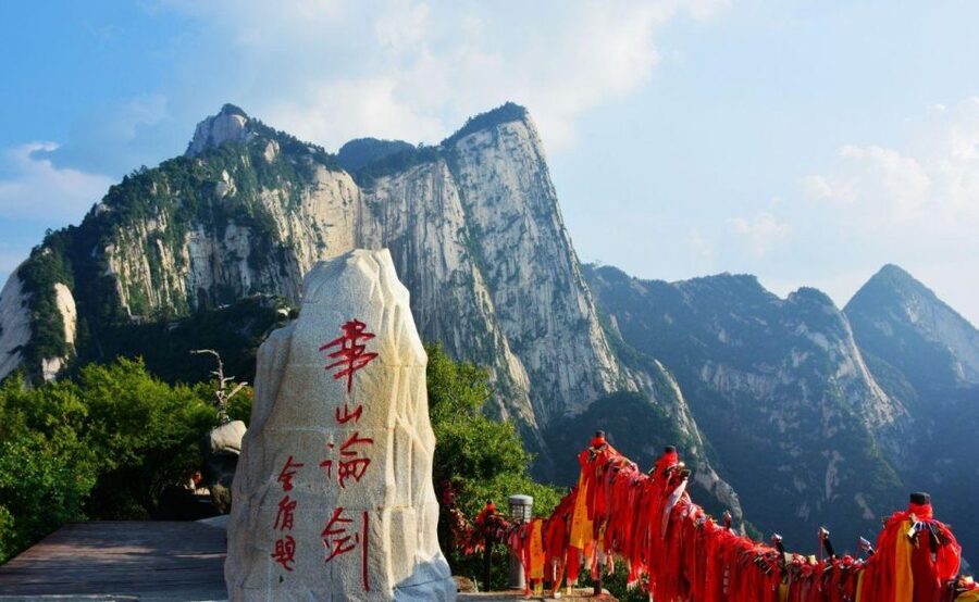 Private Xian Mt. Huashan Adventure Tour: Explore in Your Own - Choosing North Peak or West Peak