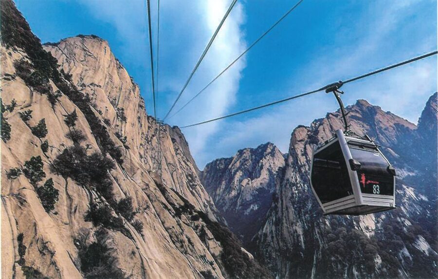 Private Xian Mt. Huashan Adventure Tour: Explore in Your Own - Four hours of hiking above the valleys