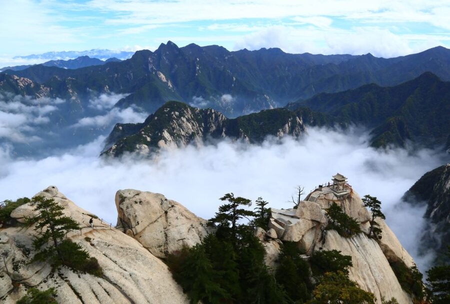 Private Xian Mt. Huashan Adventure Tour: Explore in Your Own - Gold Lock Pass and the meaning behind the chains