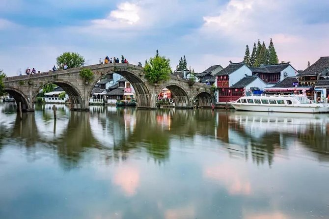 Private Zhujiajiao Water Town Tour with Shanghai Zoo and Panda - Timing, transport, and comfort