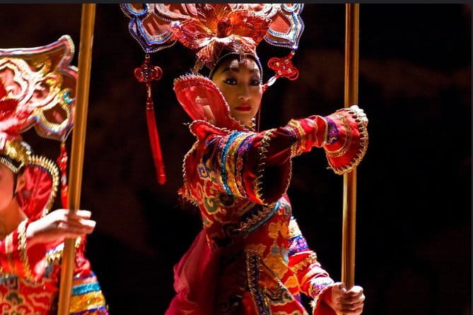 Red Theater Beijing Acrobatic Show Tickets Discount - Timing your evening around the theatre