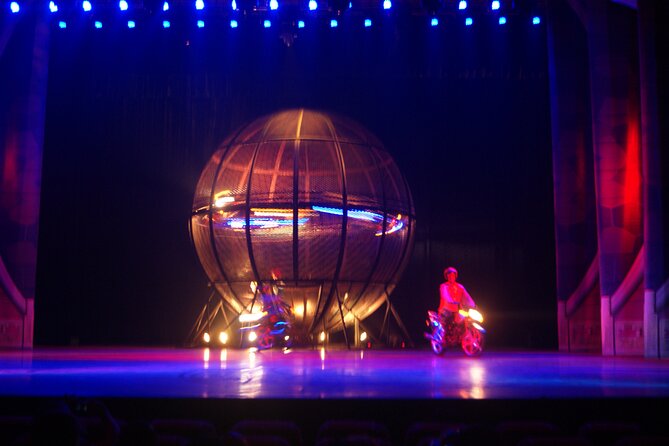 Red Theatre Beijing Acrobatic Show Tickets Official Booking - The performance: athletic skill over elaborate storytelling
