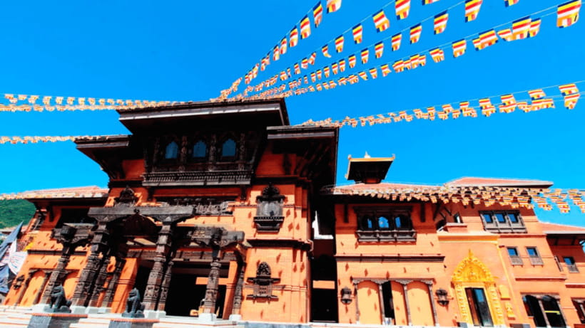 Sanya: Nanshan Cultural Tourism Zone Ticket and Tour Car - How the sightseeing bus changes the day