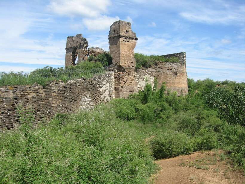 Self-guided challenging hiking from Jinshanling to Gubeikou - Leaving the Wall at Taochunkou