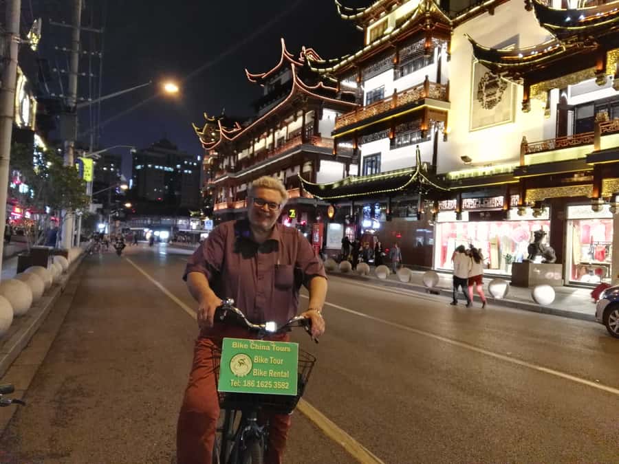 Shanghai: 4-Hour Nightlife Adventure & Tasting Bike Tour - Yu Garden’s night market and the city’s older side