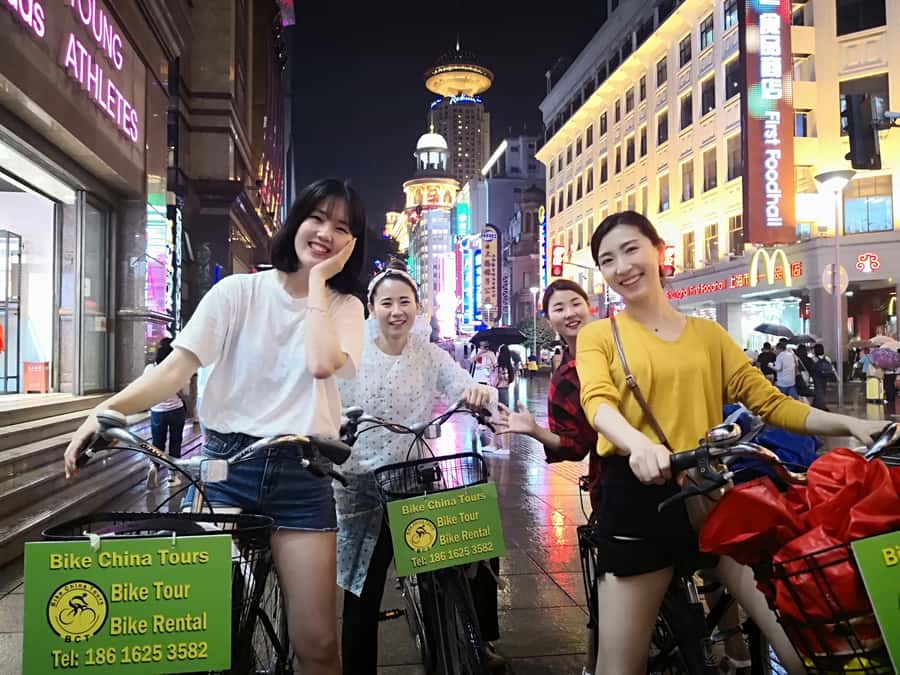 Shanghai: 4-Hour Nightlife Adventure & Tasting Bike Tour - Pudong lights from the Huangpu River