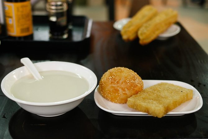 Shanghai Breakfast Walking Tour of Former French Concession - Walking through the former French Concession