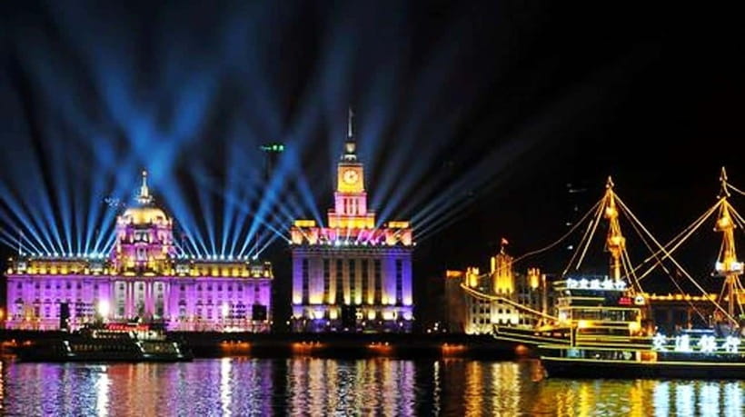 Shanghai By Night: Amazing River Cruise and Hot Pot Dinning - Seeing Shanghai Tower from the VIP boat area