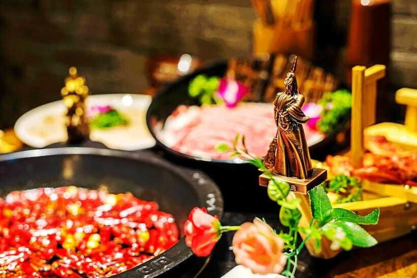 Shanghai By Night: Amazing River Cruise and Hot Pot Dinning - Who should book this Shanghai night tour?
