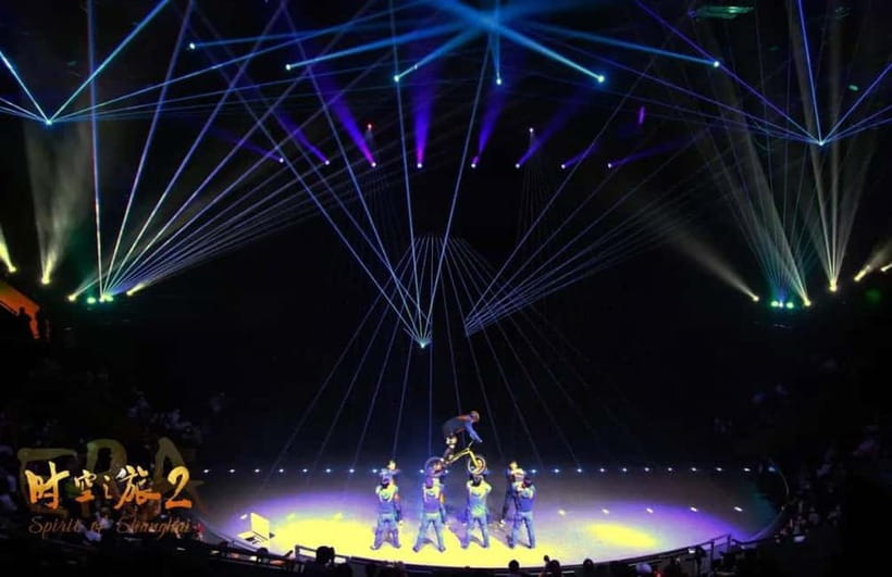 Shanghai Circus World ERA Acrobatic Show Discount Tickets - Why the traditional and modern mix matters