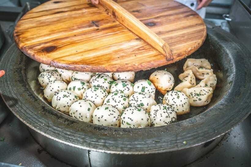 Shanghai Coffee & Breakfast Tour - Walking, Weather, and Meeting Details