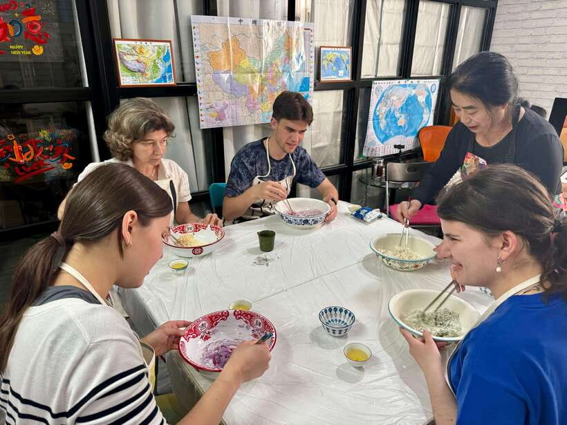 Shanghai-Cooking Dumpling & Meal in Local Family-w/Vegan - A Shanghai kitchen instead of a standard cooking studio