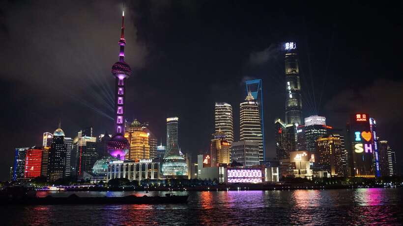 Shanghai Evening Tour: VIP Huangpu River Cruise&City lights - Key points at a glance