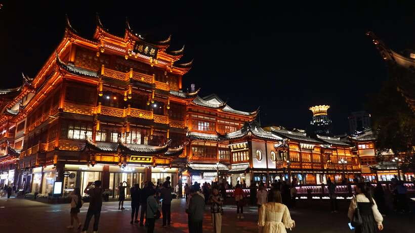 Shanghai Evening Tour: VIP Huangpu River Cruise&City lights - Hotel pickup and the private ride into the evening
