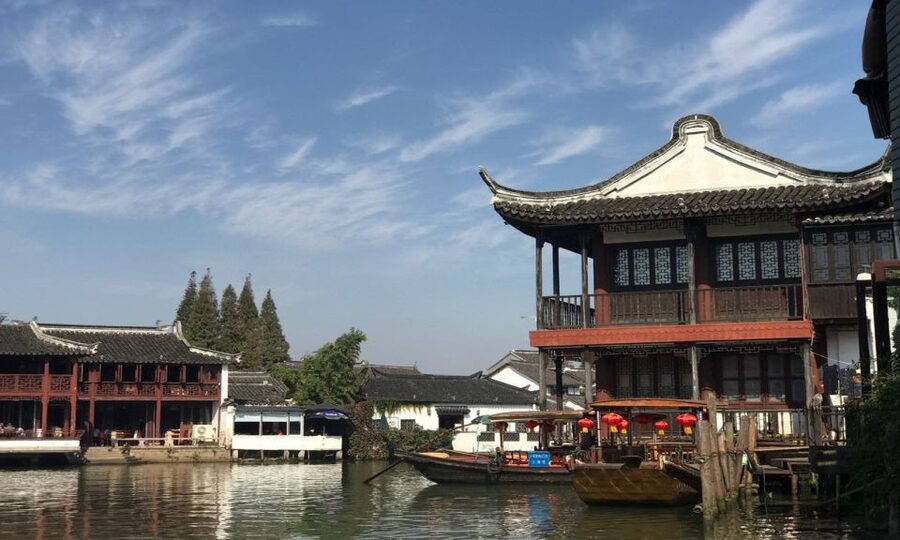 Shanghai Highlights and Zhujiajiao Water Town Private Tour - Yu Yuan Garden brings Ming Dynasty detail into the Old City