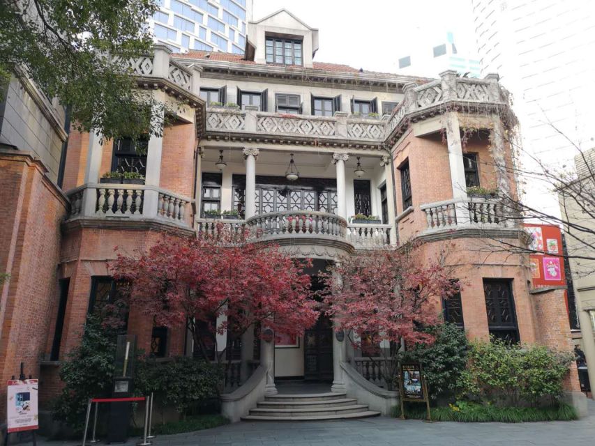 Shanghai Highlights and Zhujiajiao Water Town Private Tour - What the gondola ride is really like