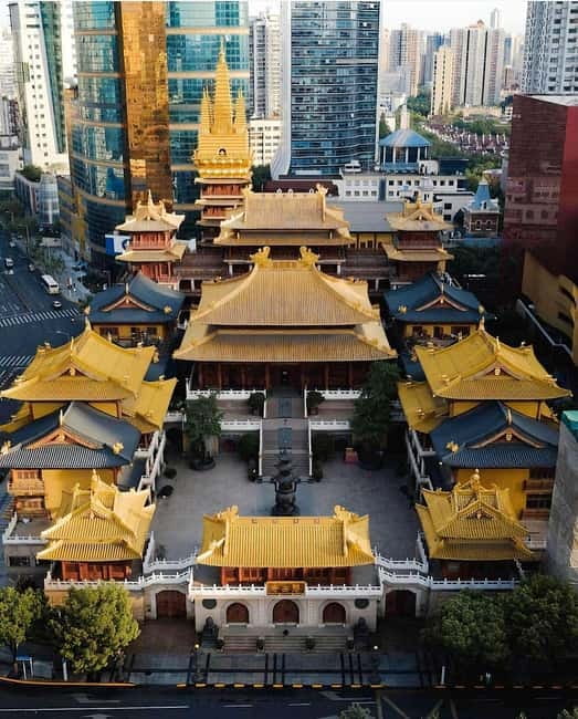 Shanghai: Jing'an Temple, Yu Garden, and Bazaar Private Tour - What the guides add to the day